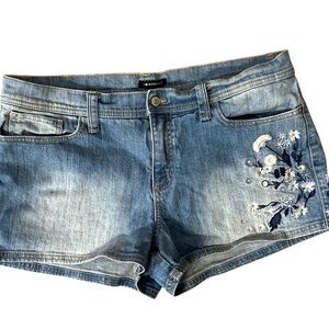 I Heart Ronson Blue Floral Jean Shorts with Floral Embroidery.  Size 14. 36” W
